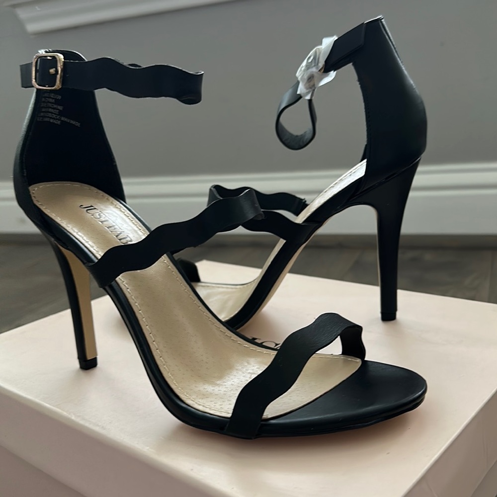 Women’s black Heels